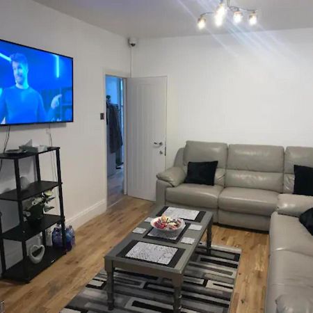 Modern 5 Bedroom Family House - 18 Mins To Station London Eksteriør bilde