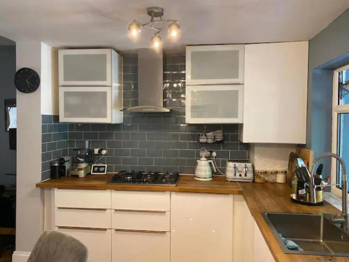 Modern 5 Bedroom Family House - 18 Mins To Station London Eksteriør bilde